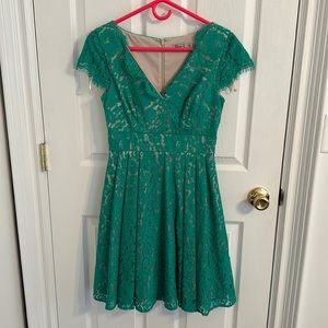 Eliza Jane dress. Size 2. Green and tan.